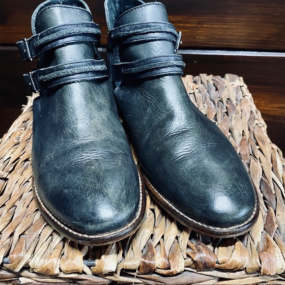 Free people low heel double buckle leather city style shooties size 37M EXC COND - Picture 7 of 15
